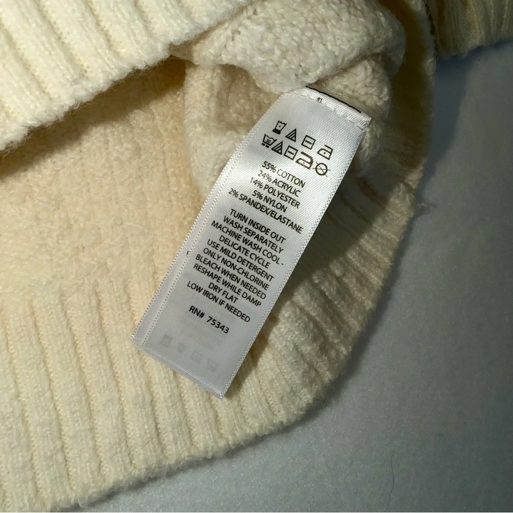 Tahari Fair Isle Turtleneck Sweater Ivory Knit XS Cozy Winter Oversized - Picture 7 of 9